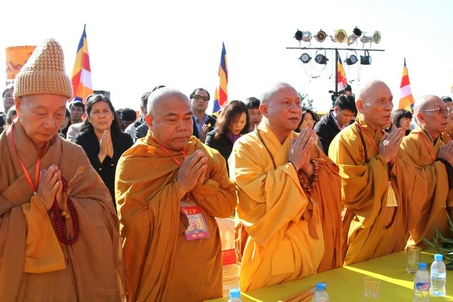 Chùm ảnh: Lễ khánh thành tôn tượng Phật hoàng ảnh 23 Chùm ảnh: Lễ khánh thành tôn tượng Phật hoàng ảnh 23