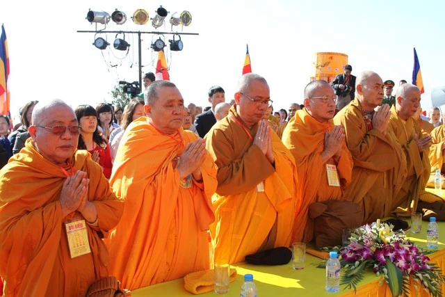 Chùm ảnh: Lễ khánh thành tôn tượng Phật hoàng ảnh 24 Chùm ảnh: Lễ khánh thành tôn tượng Phật hoàng ảnh 24