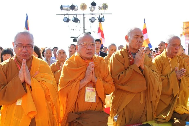 Chùm ảnh: Lễ khánh thành tôn tượng Phật hoàng ảnh 26 Chùm ảnh: Lễ khánh thành tôn tượng Phật hoàng ảnh 26