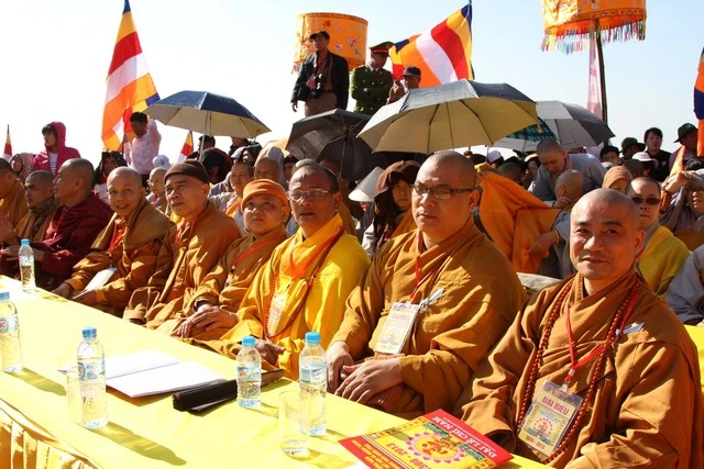 Chùm ảnh: Lễ khánh thành tôn tượng Phật hoàng ảnh 38 Chùm ảnh: Lễ khánh thành tôn tượng Phật hoàng ảnh 38