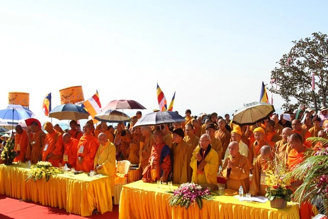 Chùm ảnh: Lễ khánh thành tôn tượng Phật hoàng ảnh 51 Chùm ảnh: Lễ khánh thành tôn tượng Phật hoàng ảnh 51