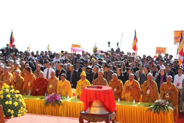 Chùm ảnh: Lễ khánh thành tôn tượng Phật hoàng ảnh 53 Chùm ảnh: Lễ khánh thành tôn tượng Phật hoàng ảnh 53