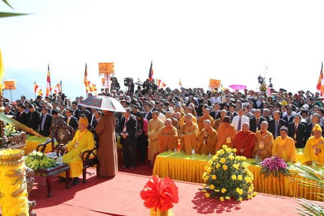 Chùm ảnh: Lễ khánh thành tôn tượng Phật hoàng ảnh 54 Chùm ảnh: Lễ khánh thành tôn tượng Phật hoàng ảnh 54