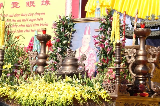 Chùm ảnh: Lễ khánh thành tôn tượng Phật hoàng ảnh 6 Chùm ảnh: Lễ khánh thành tôn tượng Phật hoàng ảnh 6