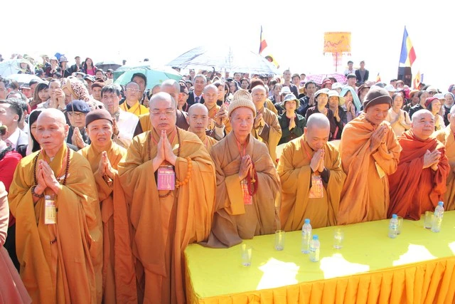 Chùm ảnh: Lễ khánh thành tôn tượng Phật hoàng ảnh 65 Chùm ảnh: Lễ khánh thành tôn tượng Phật hoàng ảnh 65