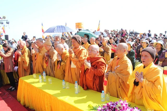 Chùm ảnh: Lễ khánh thành tôn tượng Phật hoàng ảnh 67 Chùm ảnh: Lễ khánh thành tôn tượng Phật hoàng ảnh 67