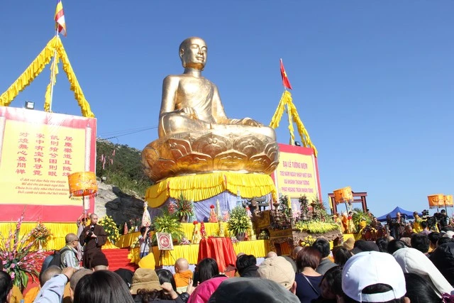 Chùm ảnh: Lễ khánh thành tôn tượng Phật hoàng ảnh 68 Chùm ảnh: Lễ khánh thành tôn tượng Phật hoàng ảnh 68