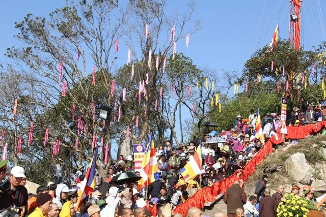 Chùm ảnh: Lễ khánh thành tôn tượng Phật hoàng ảnh 69 Chùm ảnh: Lễ khánh thành tôn tượng Phật hoàng ảnh 69