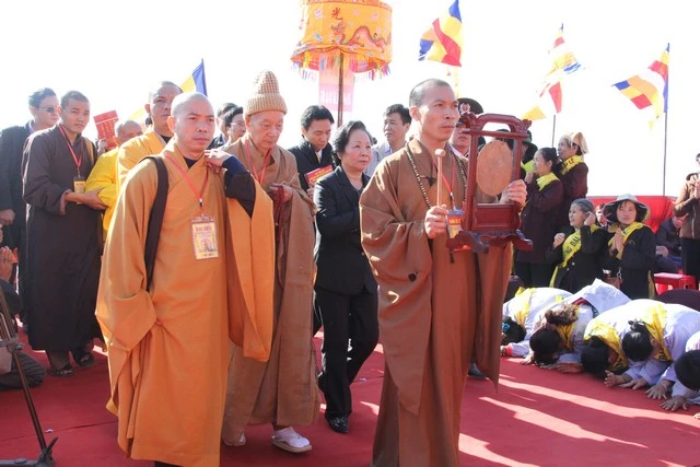 Chùm ảnh: Lễ khánh thành tôn tượng Phật hoàng ảnh 15 Chùm ảnh: Lễ khánh thành tôn tượng Phật hoàng ảnh 15