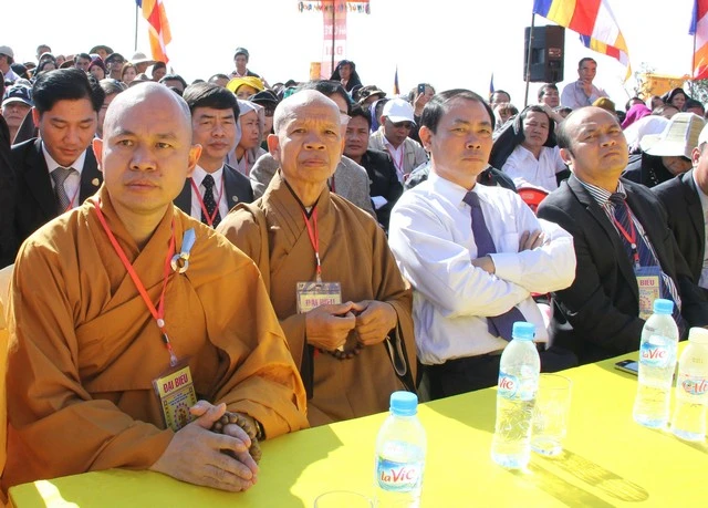 Chùm ảnh: Lễ khánh thành tôn tượng Phật hoàng ảnh 41 Chùm ảnh: Lễ khánh thành tôn tượng Phật hoàng ảnh 41