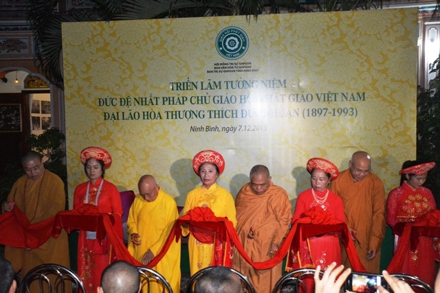 Khai mac trien lam anh (11).JPG