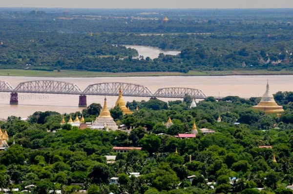 Myanmar kỳ thú: Những ngôi chùa lộng lẫy ở Mandalay ảnh 6 Myanmar kỳ thú: Những ngôi chùa lộng lẫy ở Mandalay ảnh 6