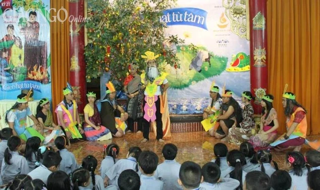 Kich Su tich banh chung banh day.jpg