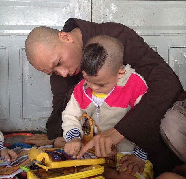 Tu sĩ, Phật tử gửi gắm đầu năm mới 2014 ảnh 1 anh THay.jpg