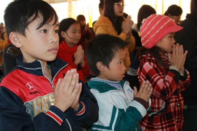 Mừng Vía Phật thành đạo, 200 Phật tử tu một ngày ảnh 2 thanh hoa 2.jpg