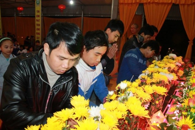 Mừng Vía Phật thành đạo, 200 Phật tử tu một ngày ảnh 3 thanh hoa 3.jpg