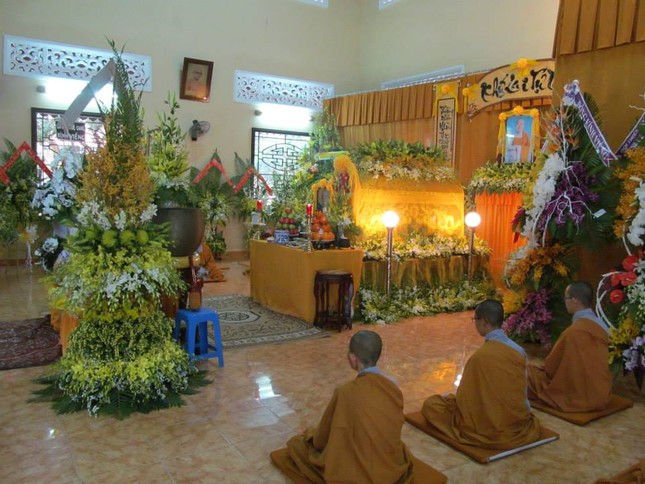 NT.Thích nữ Như Hạnh viên tịch ảnh 2 1 Ni truong 2.jpg