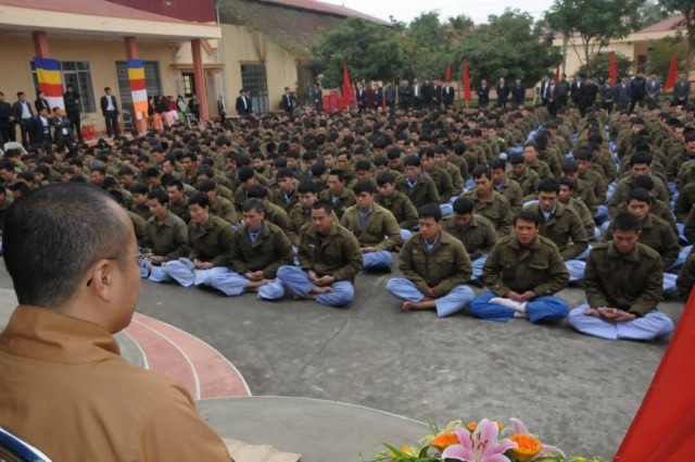 Học viên cai nghiện học cách ngồi thiền ảnh 3 1 giao luu 3.jpg