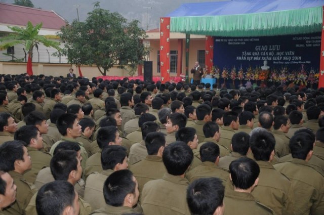 Học viên cai nghiện học cách ngồi thiền ảnh 2 1 giao luu 9.jpg