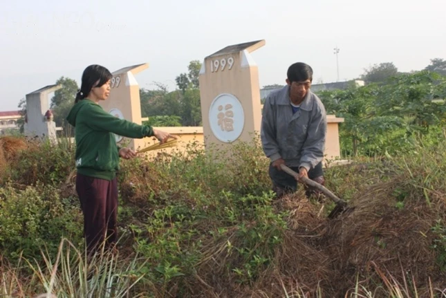 Ngày những ngôi mộ được “thay áo” mới ảnh 1 Tao mo.jpg