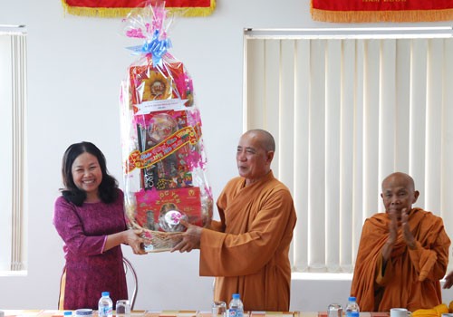 bà nguyễn thị yến, trưởng ban dân vận tỉnh ủy.JPG