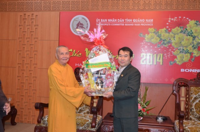 Tại uỷ ban nhan dan tỉnh.JPG