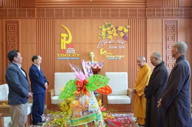 Tại văn phòng tỉnh uỷ.JPG