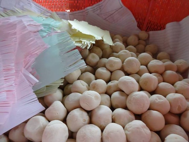 Bánh Huế ở Đà Lạt vào mùa Tết ảnh 3 chi Han 3.jpg