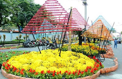 Ngắm đường hoa Nguyễn Huệ trước giờ khai mạc ảnh 12 - 12