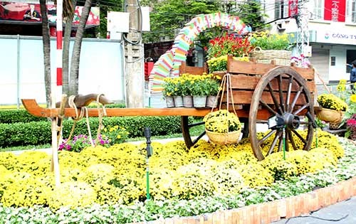 Ngắm đường hoa Nguyễn Huệ trước giờ khai mạc ảnh 13 - 13