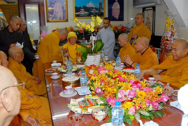 TƯGH chúc Tết Hòa thượng Chủ tịch HĐTS GHPGVN ảnh 1 BTN_0056.JPG