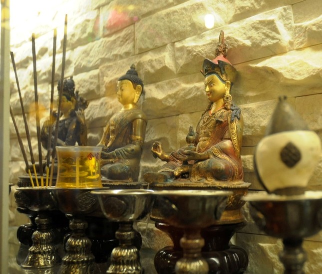 Nhà hàng chay Vajra - Không gian Tạng giữa Sài Gòn ảnh 1 08.jpg