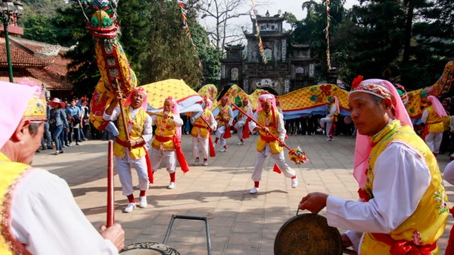 Hơn 5 vạn du khách chen chân trẩy hội chùa Hương ảnh 3