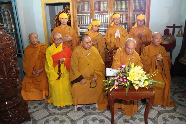 Nhiều đoàn viếng tang Trưởng lão HT.Thích Đỗng Quang ảnh 3 HT dong quang 1.JPG