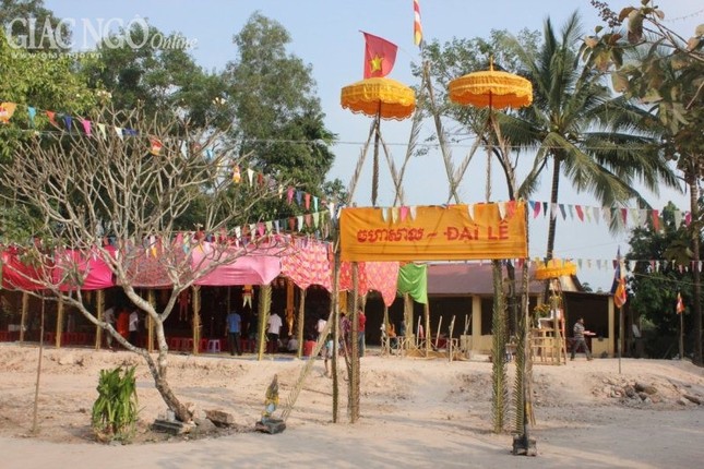 Chùa Chùng Rụt đặt đá xây giảng đường ảnh 1 hoang kha 7.jpg