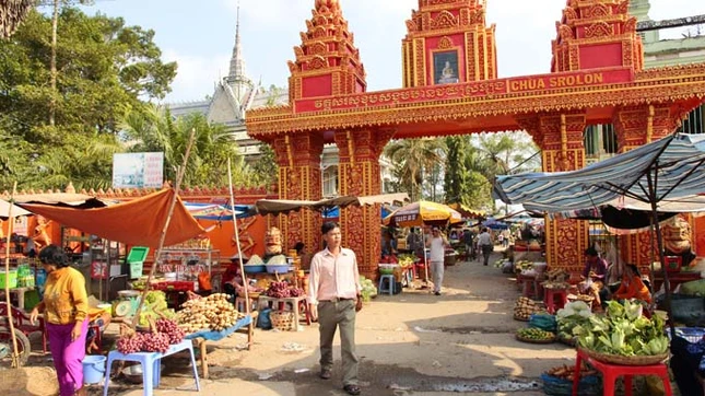 1 cho trong chua.jpg