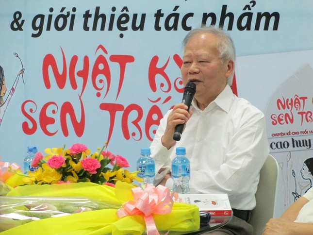 Trải lòng xung quanh "Nhật ký sen trắng" của GS.Cao Huy Thuần ảnh 1 nhatkysentrang1.jpg