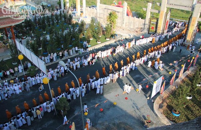 Hơn 1.500 Tăng Ni Hệ phái Khất sĩ trì bình khất thực ảnh 7 1 giang15.jpg