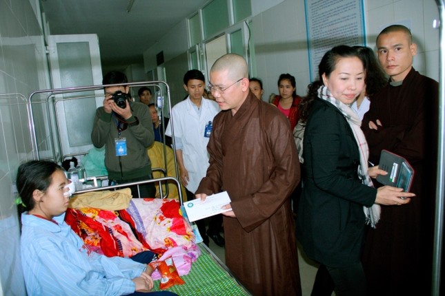 Thêm 11,2 triệu đồng hỗ trợ bệnh nhân Vừ Y Gồ ảnh 1 1 huu tinh.jpg