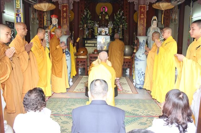 Môn đồ pháp quyến tưởng niệm cố HT.Thích Chơn Mãn ảnh 3 1 hue 3.jpg