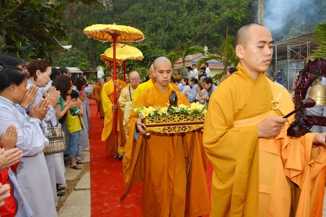 Chùa Long Hoa đúc tượng Phật bằng đồng gần 1 tấn