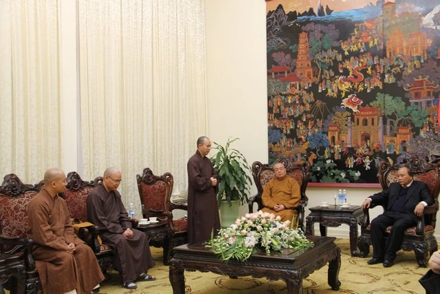 Phó Thủ tướng Nguyễn Xuân Phúc tiếp đoàn TƯGH ảnh 3 1 cam van 2.jpg