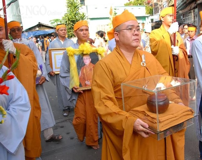 Truy niệm, cung tống kim quan cố HT.Thích Trí Hải ảnh 6 6.jpg