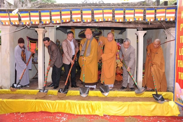 chua Tam Giao 2.jpg