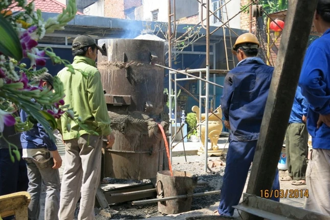 CHÙA LINH SƠN HẢI HỘI TỔ CHỨC LỄ CẨU NGUYỆN XÂY ĐÀI QUAN ÂM - RÓT ĐỒNG ĐÚC ĐẠI HỒNG CHUNG ảnh 10 10.JPG