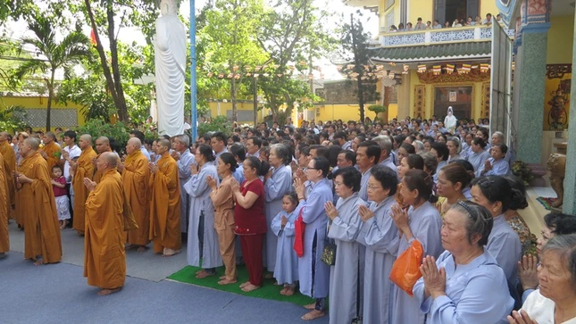 CHÙA LINH SƠN HẢI HỘI TỔ CHỨC LỄ CẨU NGUYỆN XÂY ĐÀI QUAN ÂM - RÓT ĐỒNG ĐÚC ĐẠI HỒNG CHUNG ảnh 12 12.JPG