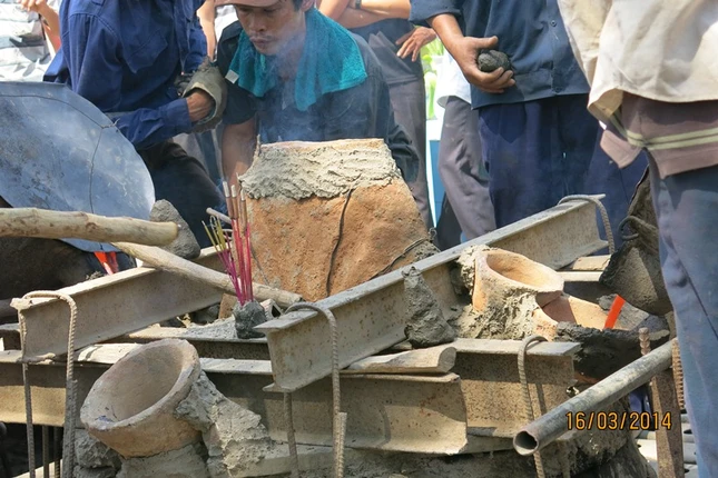 CHÙA LINH SƠN HẢI HỘI TỔ CHỨC LỄ CẨU NGUYỆN XÂY ĐÀI QUAN ÂM - RÓT ĐỒNG ĐÚC ĐẠI HỒNG CHUNG ảnh 14 14.JPG