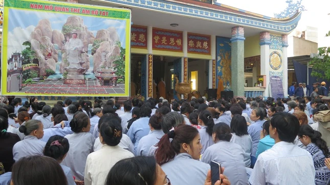 CHÙA LINH SƠN HẢI HỘI TỔ CHỨC LỄ CẨU NGUYỆN XÂY ĐÀI QUAN ÂM - RÓT ĐỒNG ĐÚC ĐẠI HỒNG CHUNG ảnh 3 3.JPG