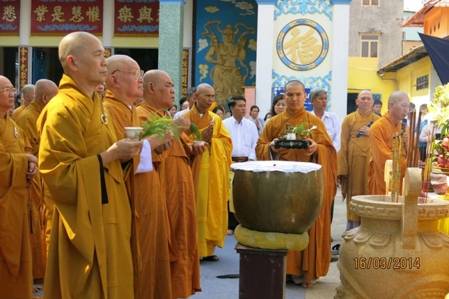 CHÙA LINH SƠN HẢI HỘI TỔ CHỨC LỄ CẨU NGUYỆN XÂY ĐÀI QUAN ÂM - RÓT ĐỒNG ĐÚC ĐẠI HỒNG CHUNG ảnh 4 4.JPG