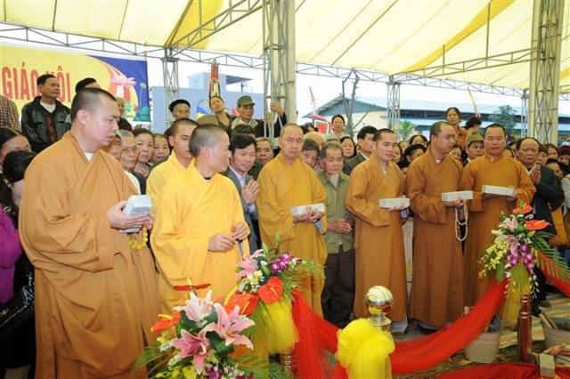 Chùa Bái Chăm đặt đá xây dựng ảnh 3 1 chua 3.jpg